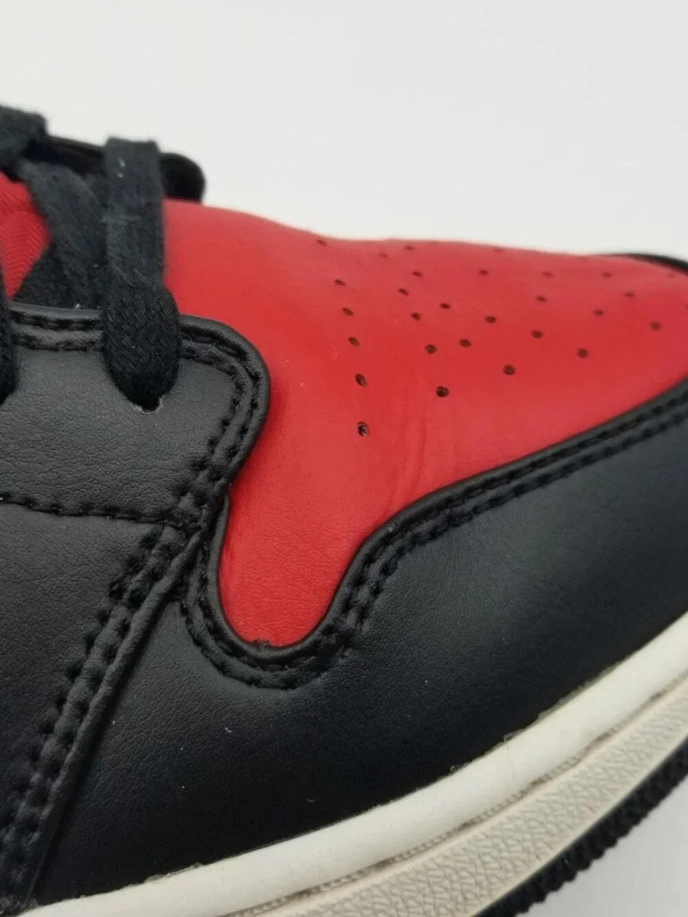 Air Jordan 1 Mid Shoes Mens Size 13 Bred Toe 554724-079 Nike Basketball Sneaker